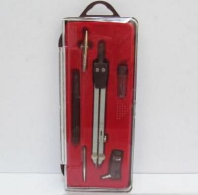 Готовальня "Червона підкладка" 6 предметов (1/)